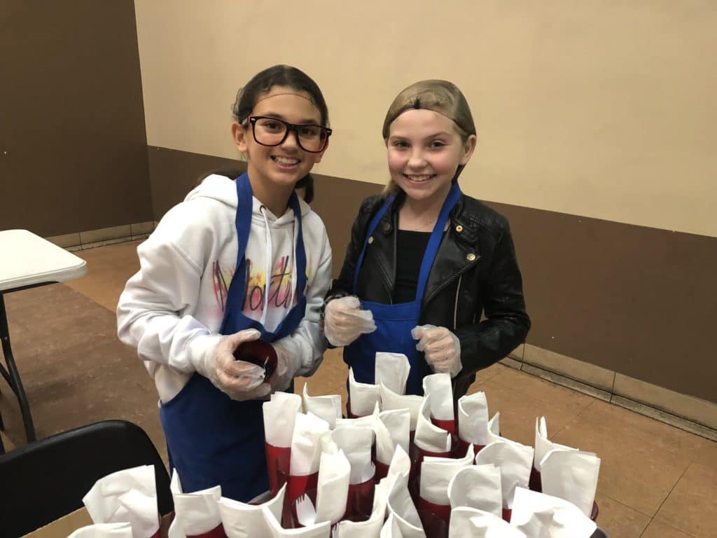 Girl Nation volunteers at Las Vegas Rescue Mission